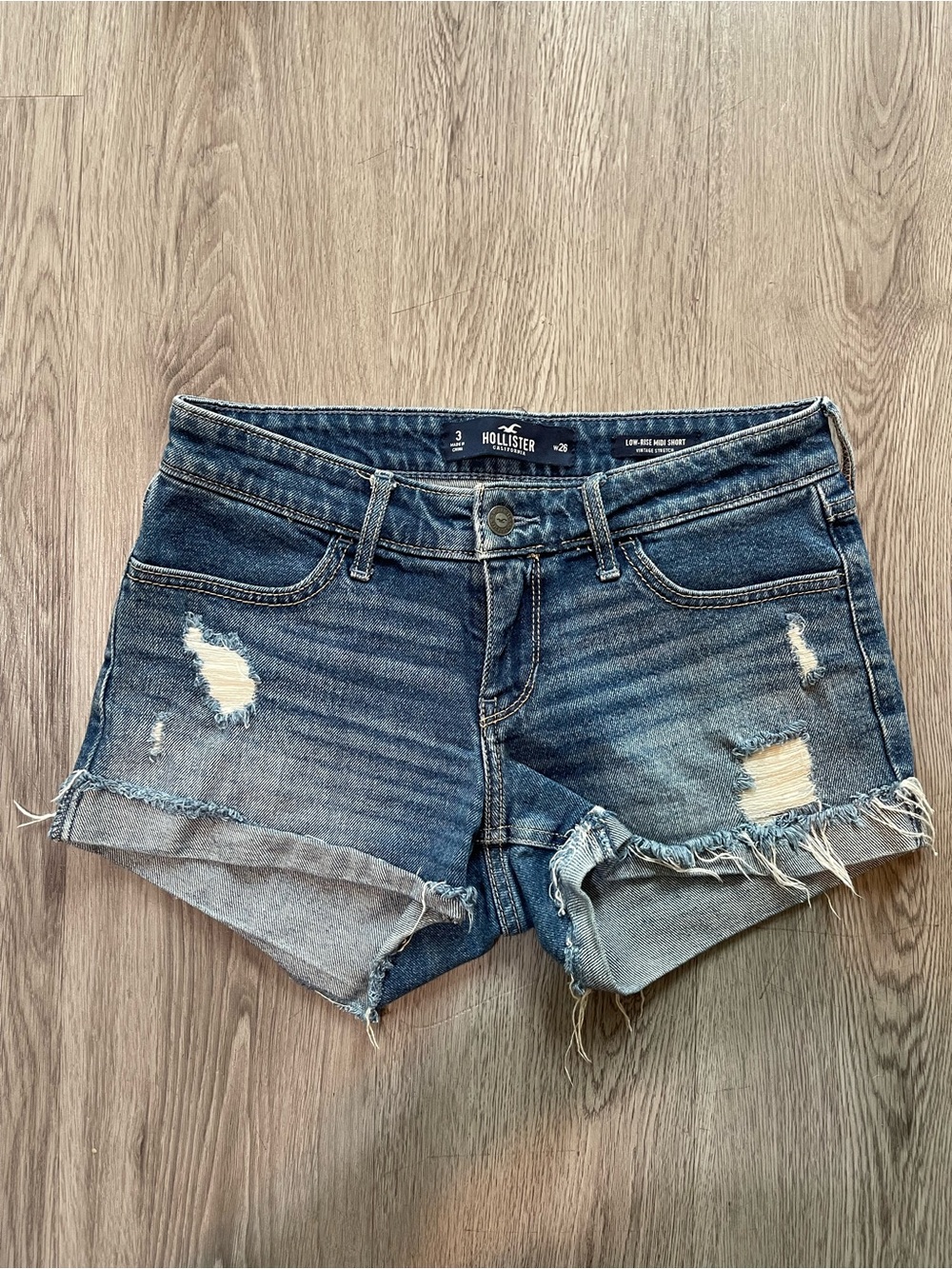 Hollister low rise midi short vintage stretch size 3